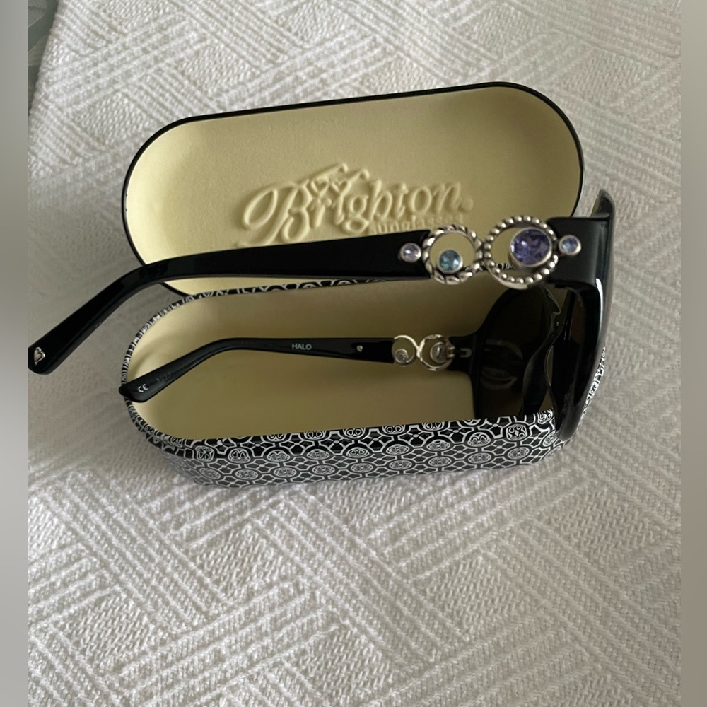Beautiful NWOT Brighton Halo Sunglasses